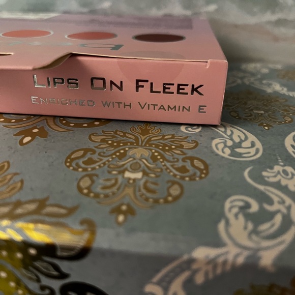 💋NIB BEBE LIPSTICKS💋 - Picture 5 of 6